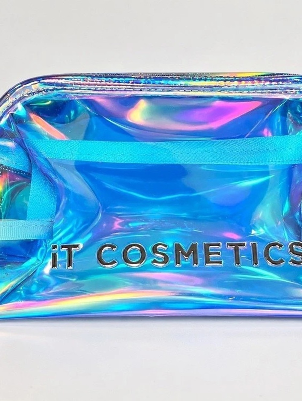 IT Cosmetics Iridescent Holographic Travel Pouch Blue & Purple great condition